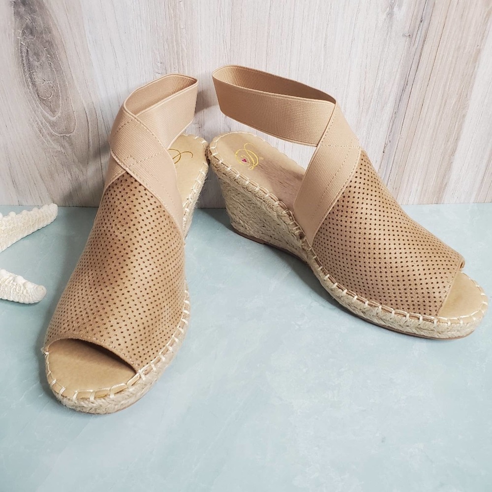 NEW Tan Espadrille Wedges - Picture 5 of 8